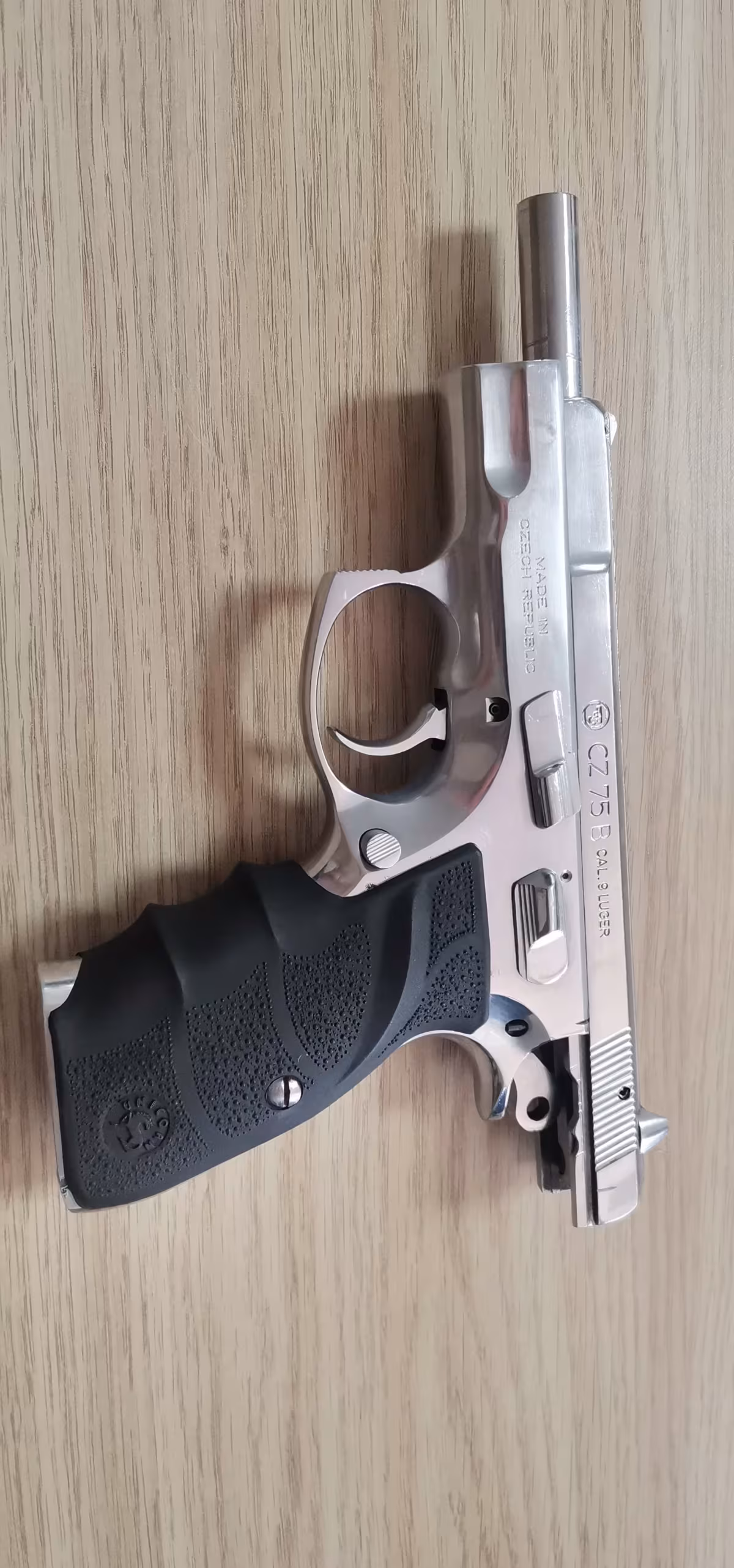 CZ 75B POLİS MEMURUNDAN