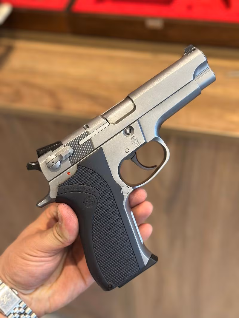 SMİTH WESSON 5906  2 ŞARJÖR HATASIZ SIFIR GİBI