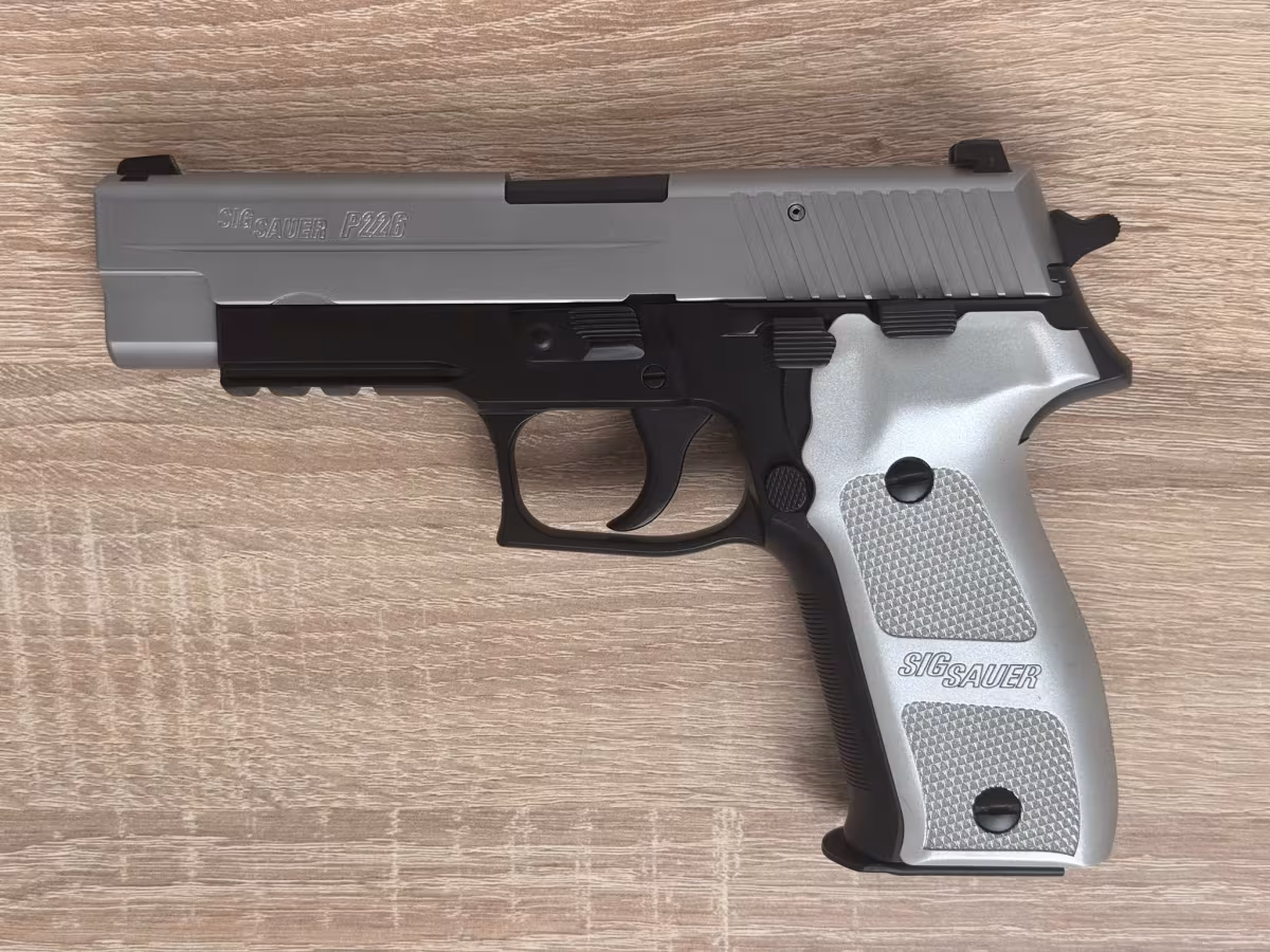 SIG SAUER P226