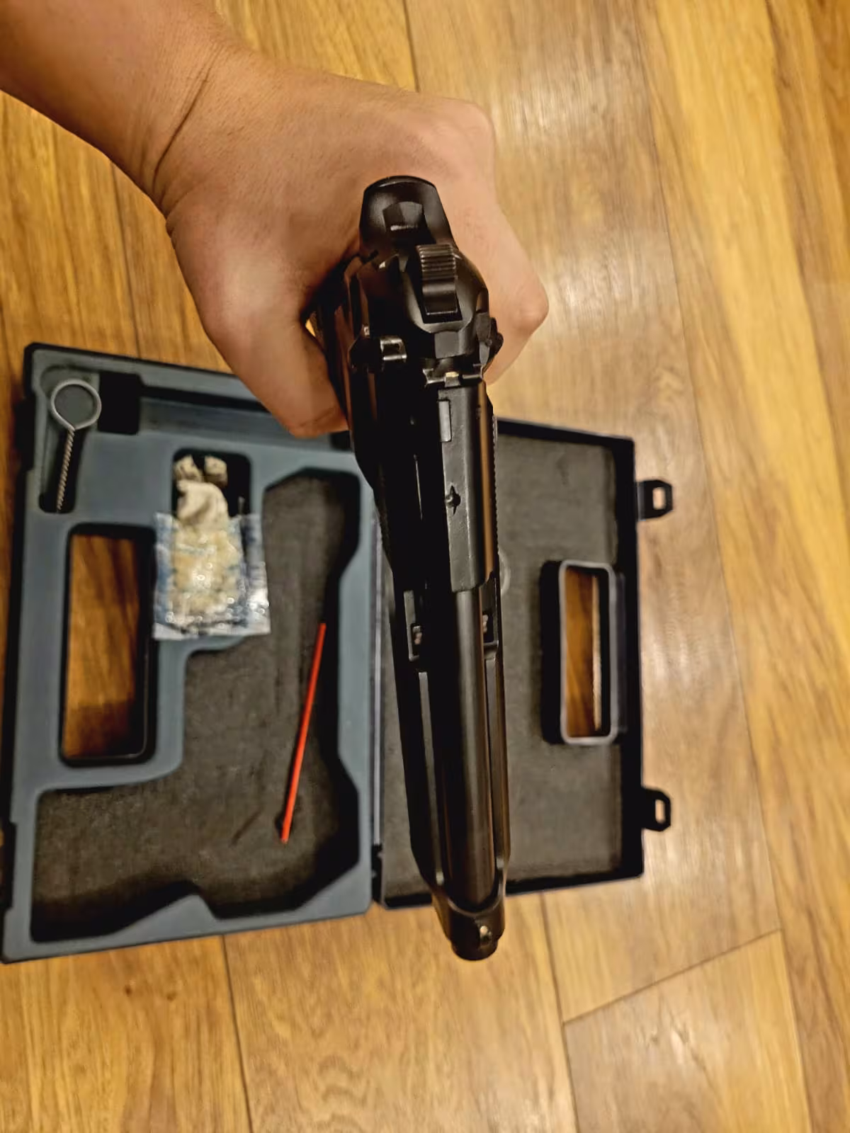 ACİL BERETTA 92 FS PARABELLUM TERTEMİZ ÇOK UYGUN FİYATLI