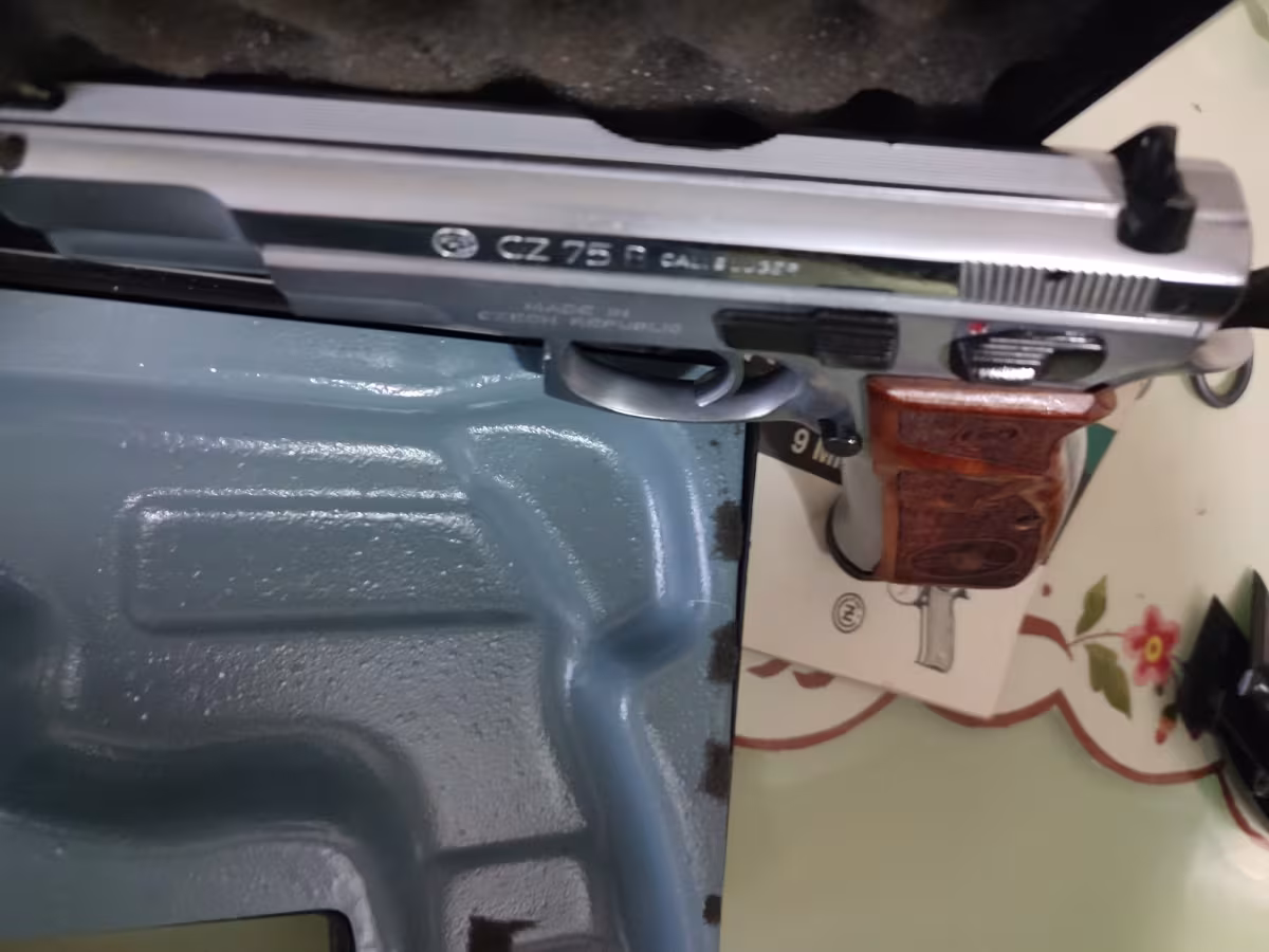 Koleksiyonluk 1994 Model Taşıma Ruhsatlı CZ 75 B - Özel Nikelaj & Ahşap İşleme (Çift Şarjörlü)+1000 adet mermi hakkı