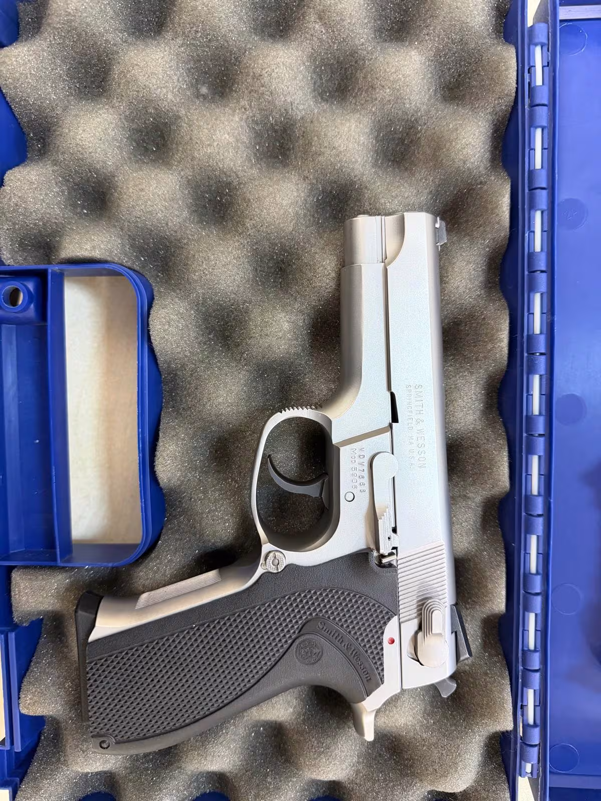SMİTH WESSON 5906  2 ŞARJÖR HATASIZ SIFIR GİBI