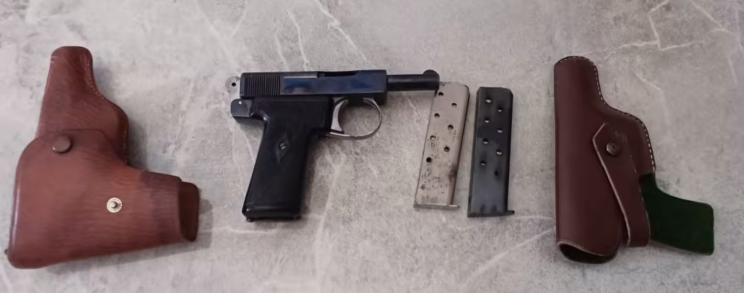 Webley & Scott 7.65 mm 32 Automatic Pistol