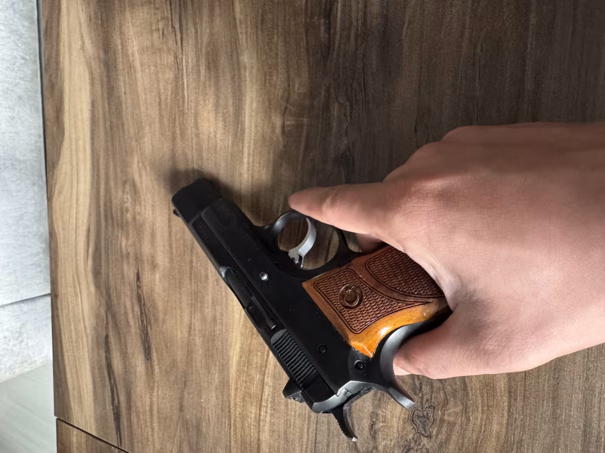 50 FİŞEK BİLE ATILMAMIŞ, SIFIR GİBİ CZ75 B