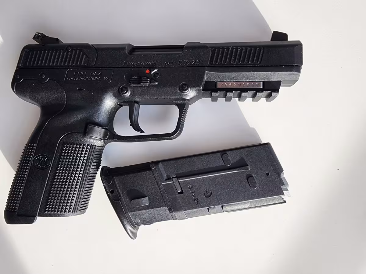 Fabrique Nationale FN Five Seven 5.7mm  SAHİBİNDEN SIFIR