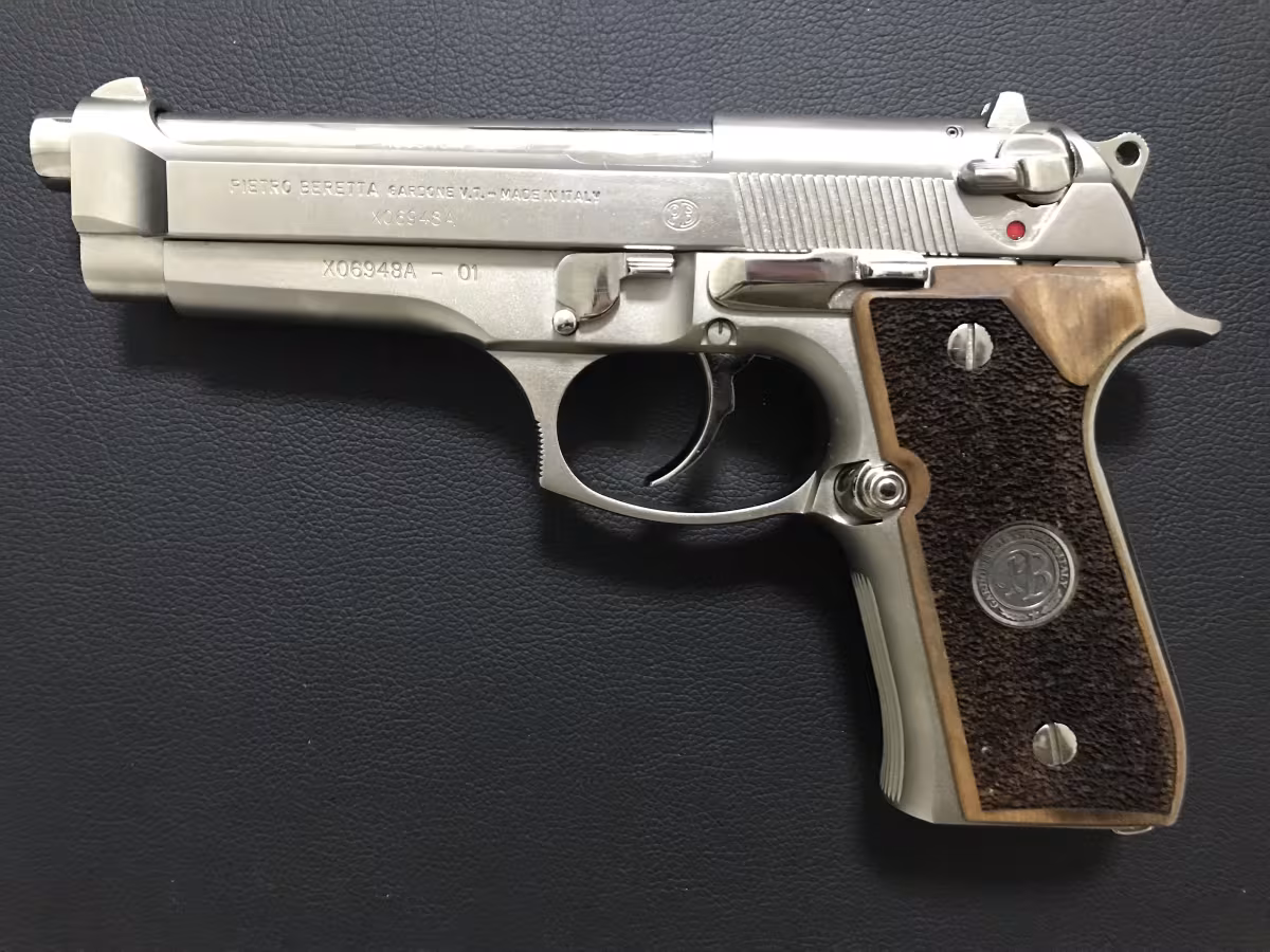 Temiz sıfır ayarında Beretta 92 FS