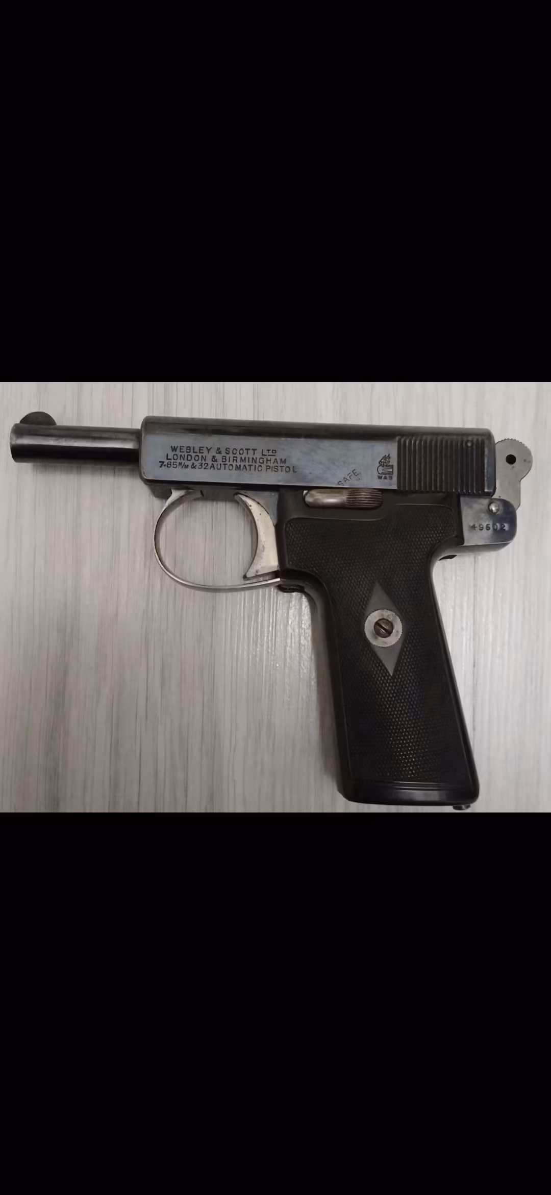Webley & Scott 7.65 mm 32 Automatic Pistol