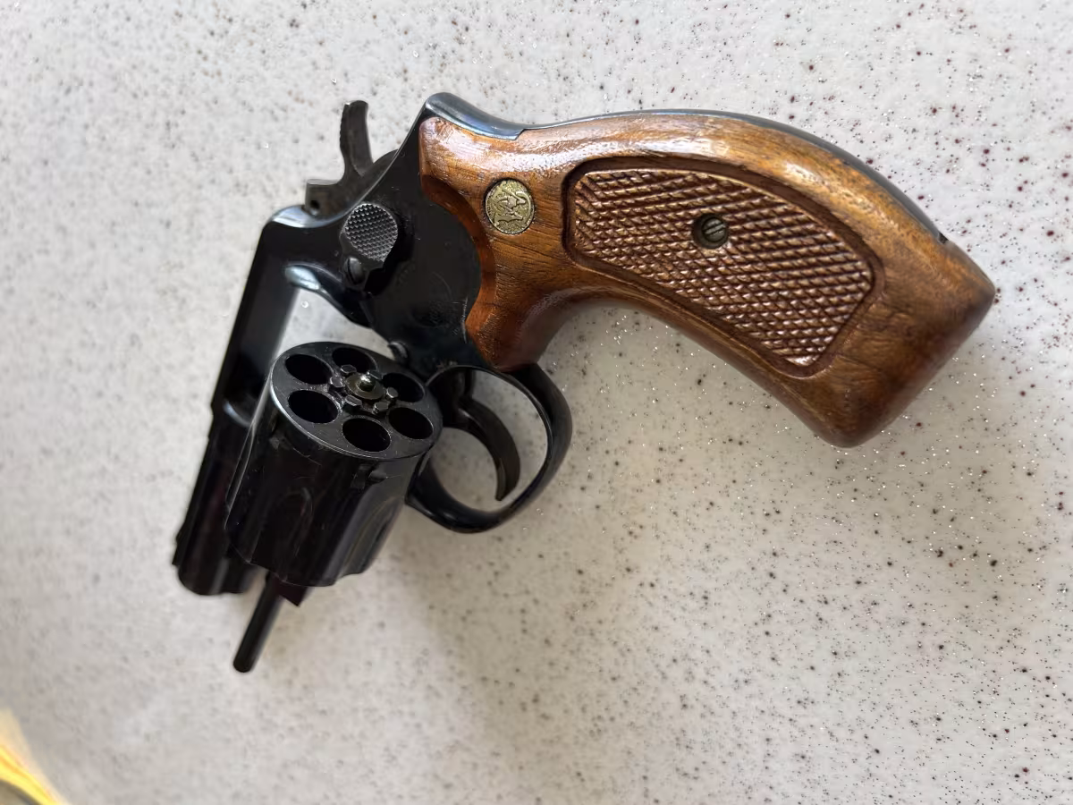 SMITH WESSON MODEL 10