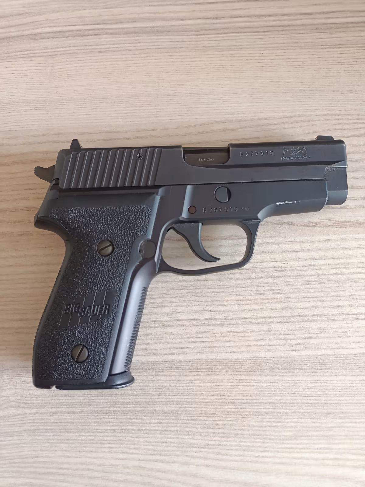 Temiz Kullanılmış Sig Sauer P228