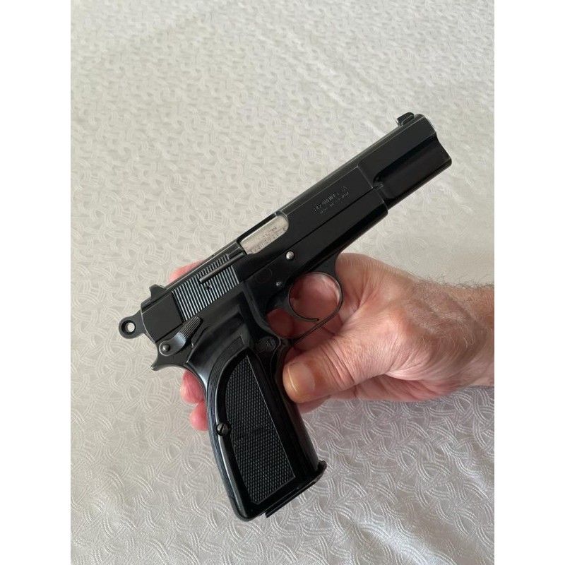 Yargı mensubunun koleksiyonundan tamamen orjinal Belçika Browning silah