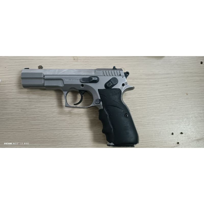 Askeri personel den Sarsılmaz K11 mat renk