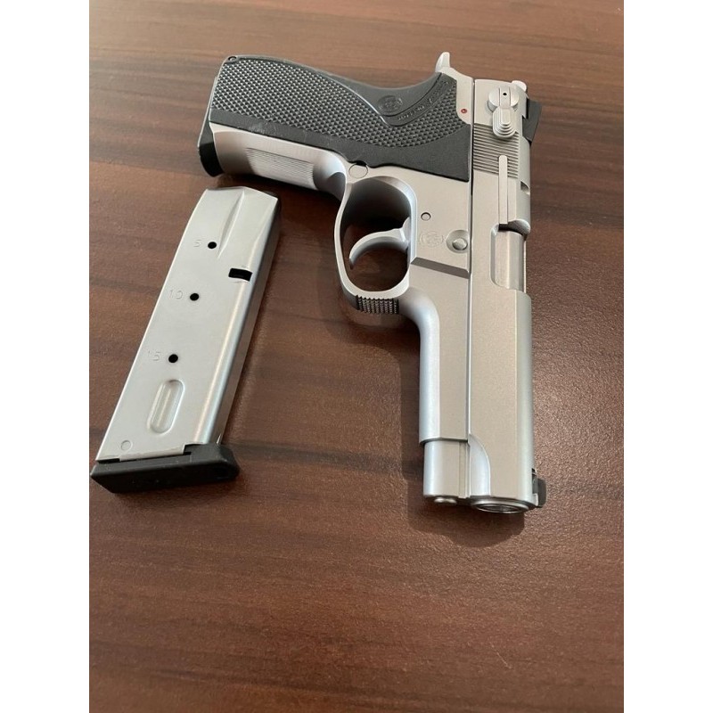 YARGI MENSUBUNUN KOLEKSİYONUNDAN...  Smith Wesson 5906 model silah