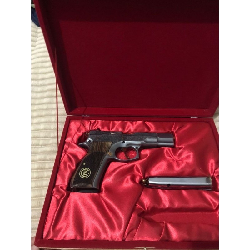 Gold işlemeli CZ 75 B