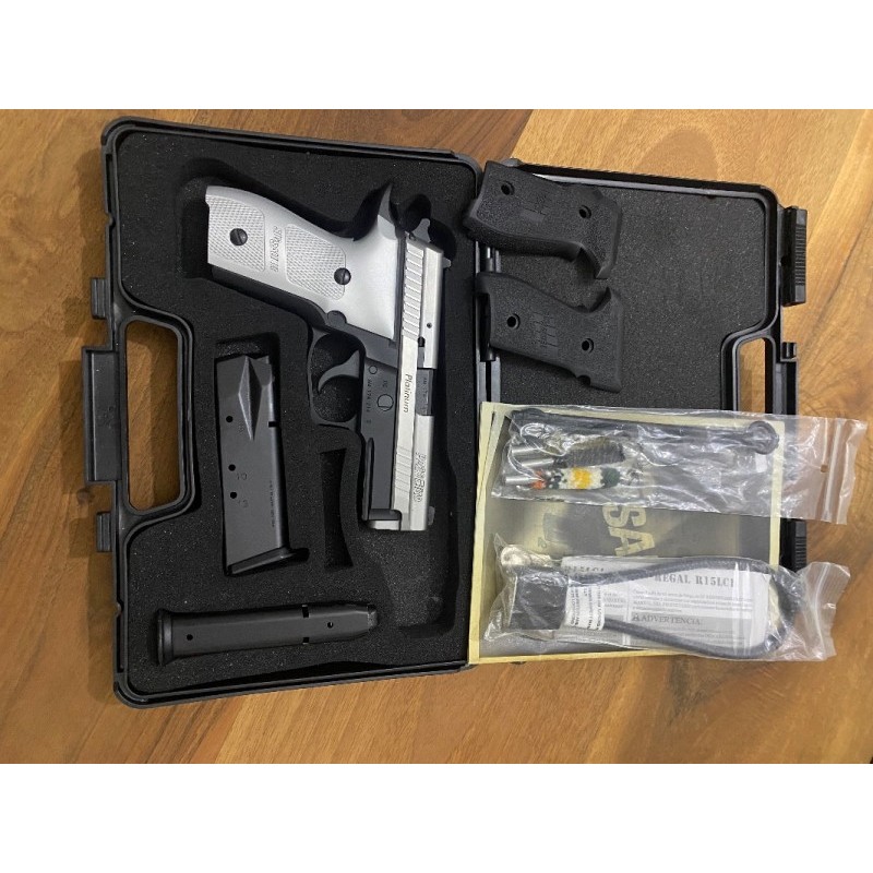 ALMAN MALI.SIFIR.KUTU İÇİ EKSİKSİZ. SİG SAUER P229 PLATİNUM ELİTE MODELİ. 9X19 MM MÜHİMMAT KULLANIR. 131 ŞARJÖR KAPASİTELİ.