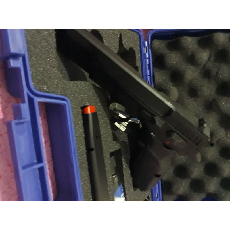 Sıfır kokusu Üzerinde Ruhsatlı tek fişek dahi atılmamış Sarsılmaz Kılıç 2000 Mega