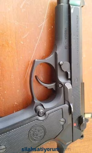 ACİL    Bayan emekli polisten Baretta FS 92  9 mm.