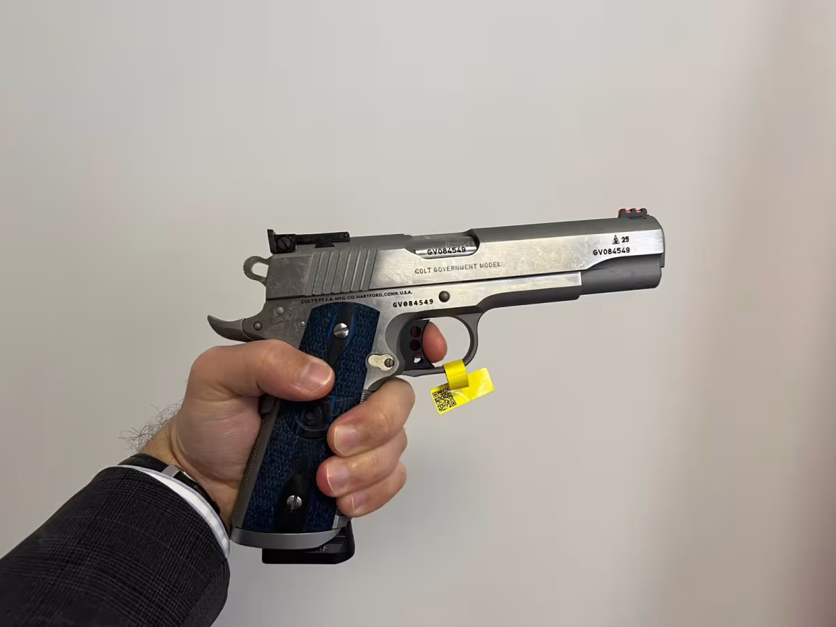 COLT GOLD CUP TROPHY 9x19