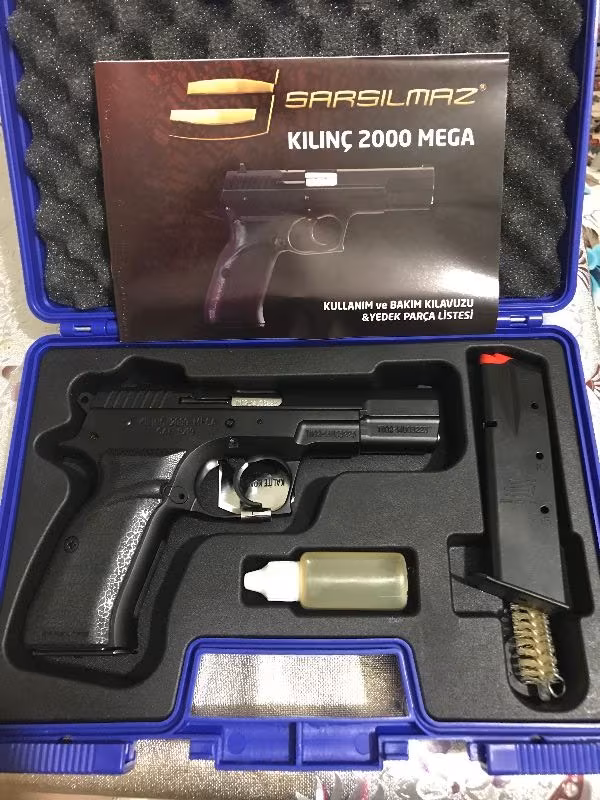 Emekli askeri personelden