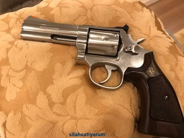 TEMİZ SMİTH WESSON 357 MAGNUM