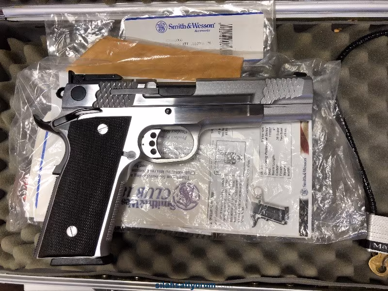 Smith wesson performance center pc945