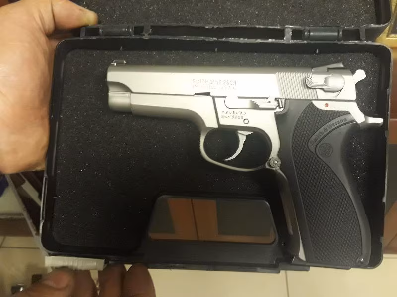 BEYAZ TETIK BEYAZ HOROZ SIMITH wesson 5906