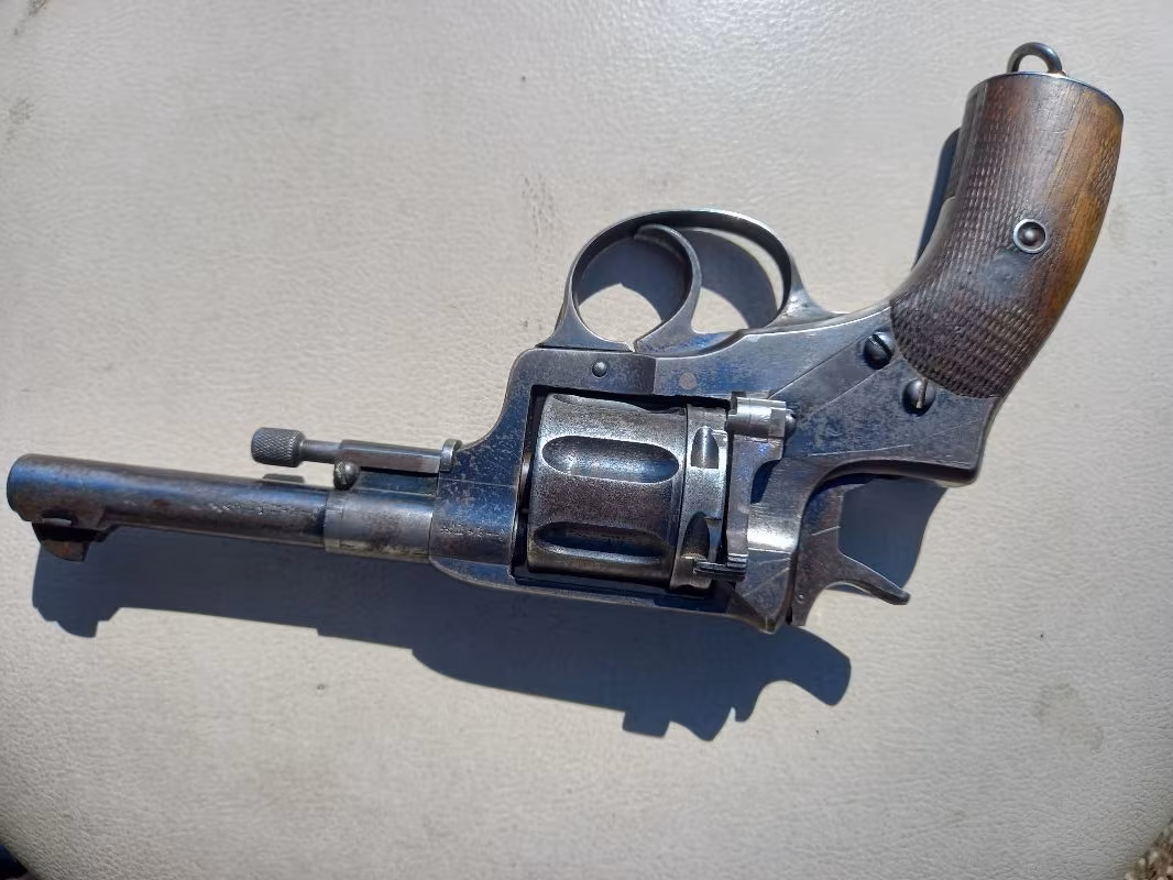 Antika 1898 nagant tabanca