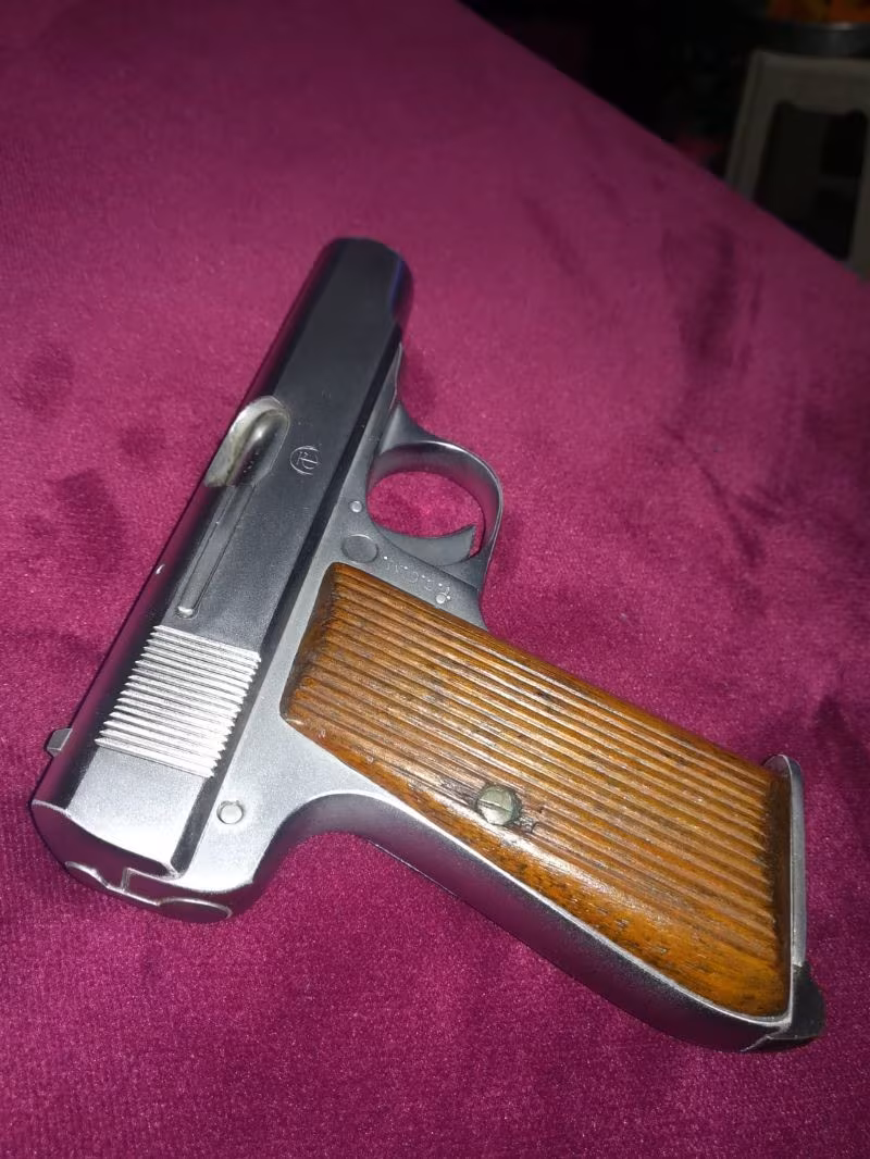 Nuri Kıllıgil 9 mm kısa, emekli polis memurundan