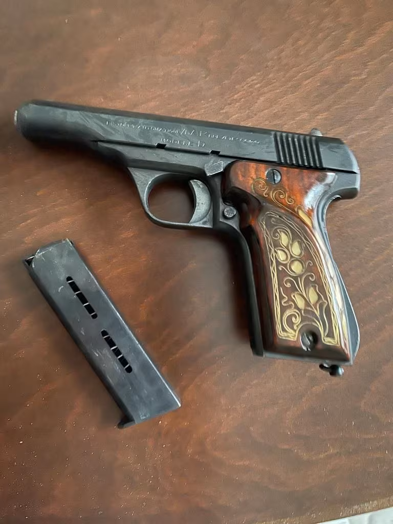 Emekli Polis Memurundan Fransız Mab