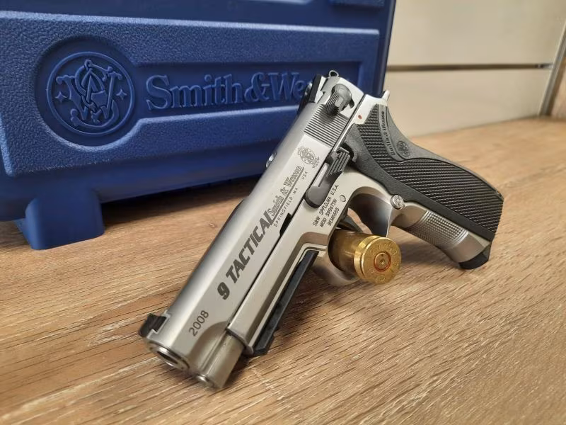 smith&wesson model 5906 TACTİCAL