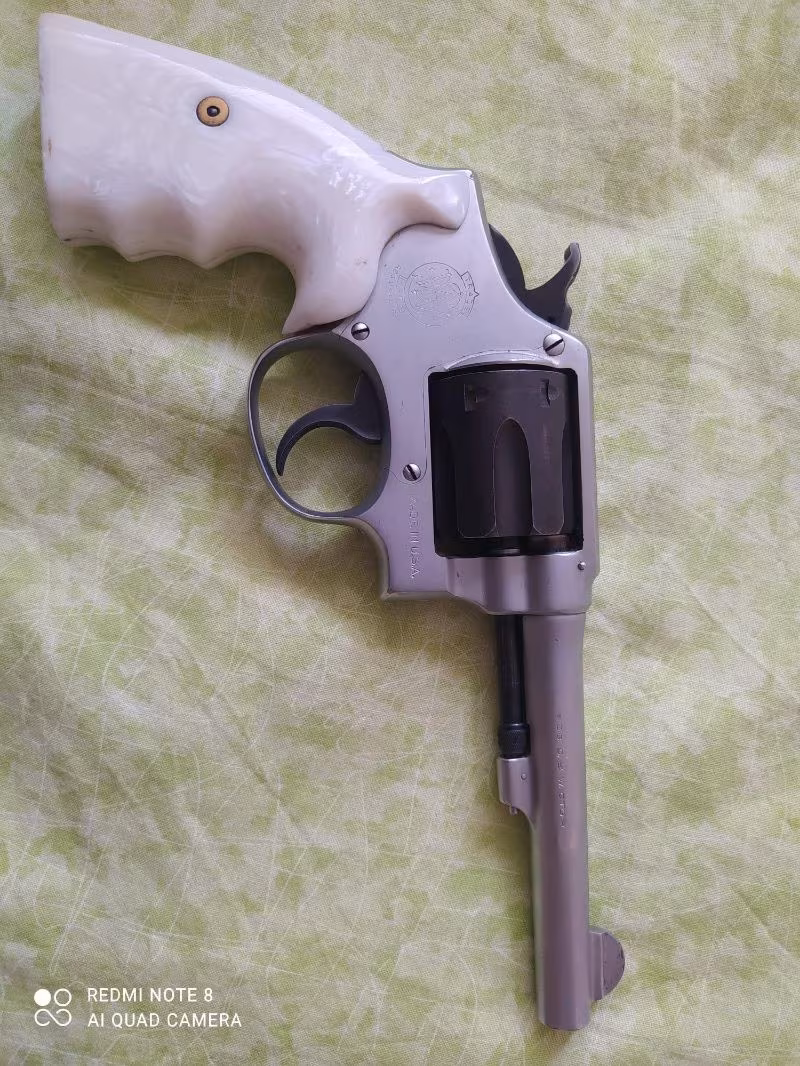 Kamu Personelinden 9,65mm Toplu Smith&Wesson