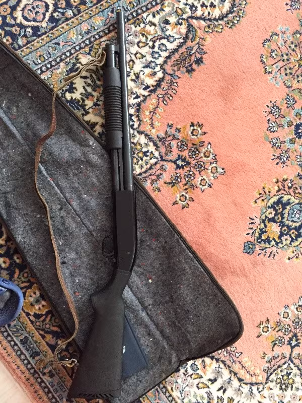 MOSSBERG pompalı 12 av tüfeği