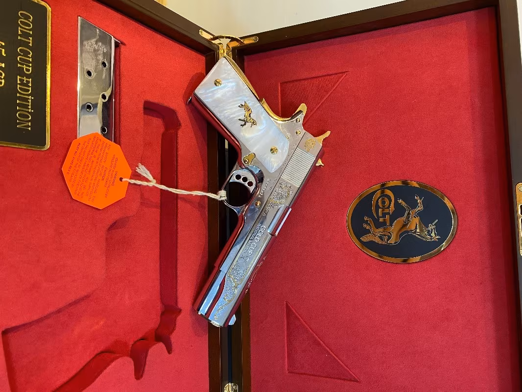 COLT Collection Custom 1911