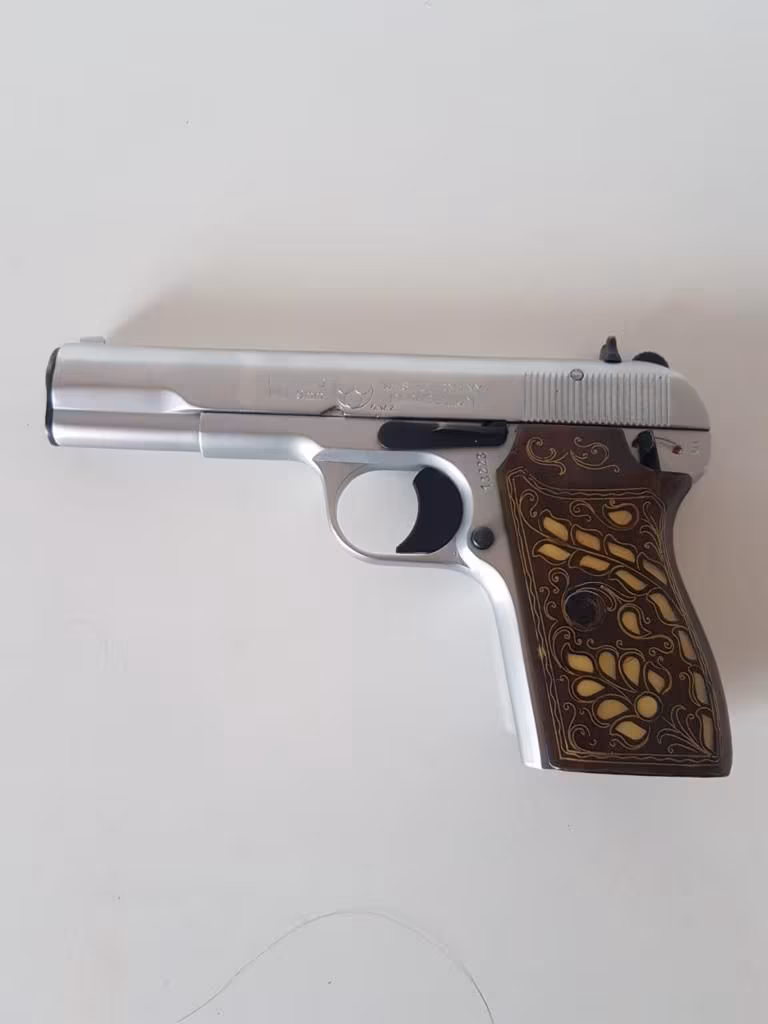 Askeri personelden temiz Alman Parabellum  9*19 mm