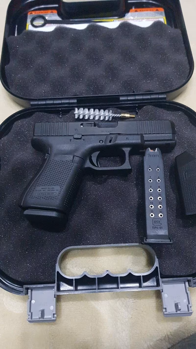 100. Yıla özel Glock 19 Gen 5 Kamu görevlisinden