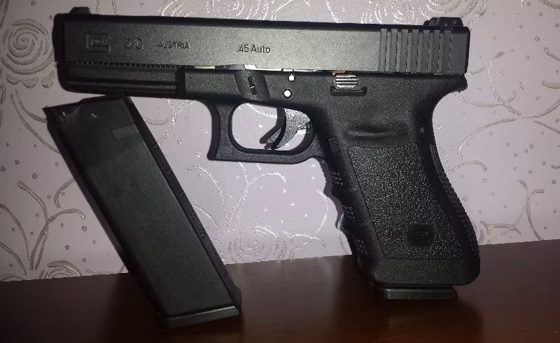 GLOCK 21 C