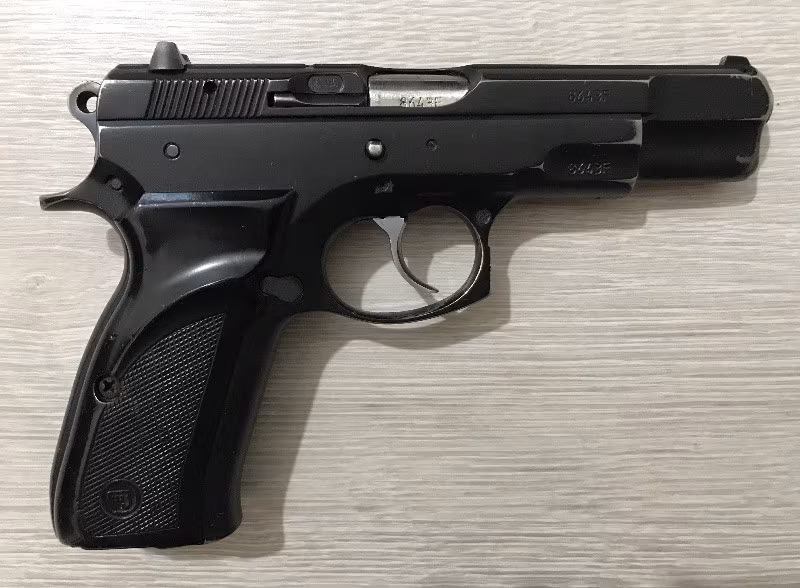 Emekli Polis Memurundan CZ 75 B Serisi Satılık Silah