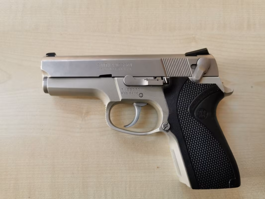 SMIHT WESSON 6906