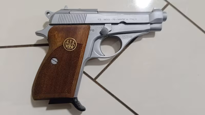 EMEKLİ EMNİYET GÖREVLİSİNDEN AZ KULLANILAN MAT KROM BERETTA MOD 70