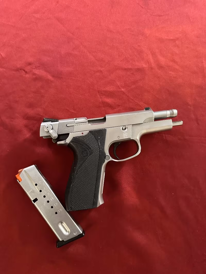 Smith & Wesson 5906