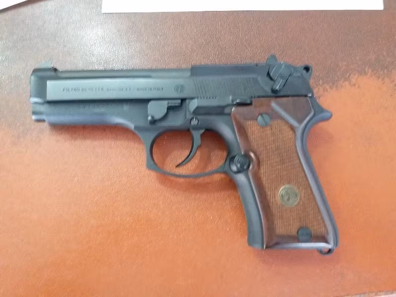 SIFIRDAN FARKSIZ 1 KEZ DENEME ATIŞI YAPILMIŞ AHŞAP KABZA 9 MM F92 COMPACT