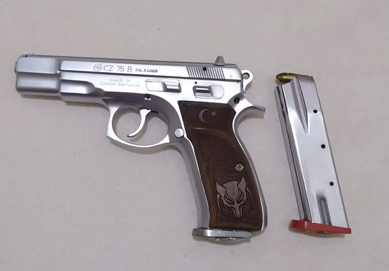 EMEKLİ POLİS MEMURUNDAN