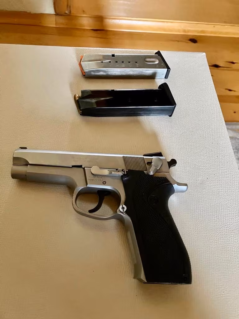 Smith & Wesson Otomatik