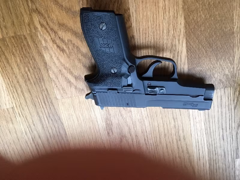 SİG SAUER P228- Orijinal kutusuyla çok temiz
