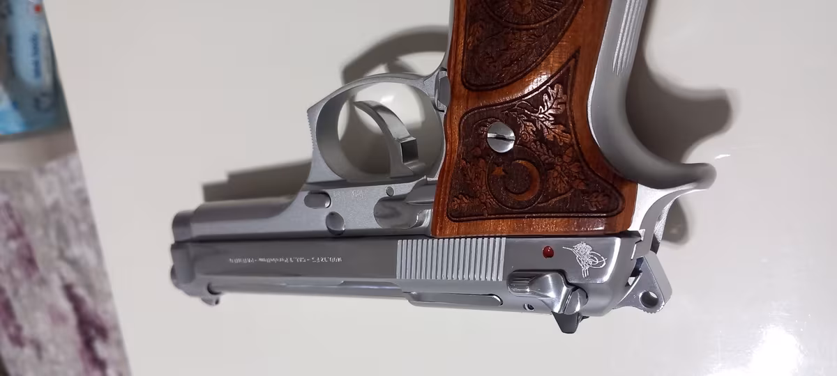 Aciliyetten satilik baretta fs 92 9mm polis memurundan