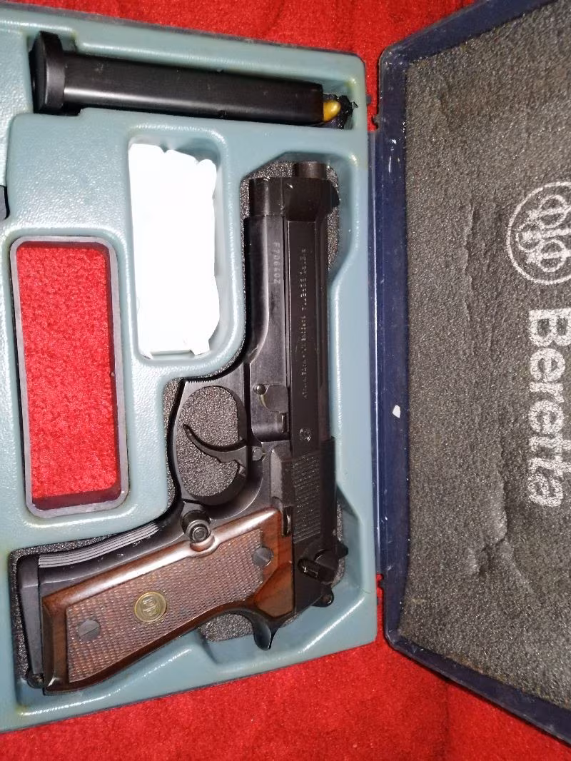 ACİL İHTİYAÇTAN SATILIK BERETTA F92 KUTUSUNDA SIFIR AYARINDA