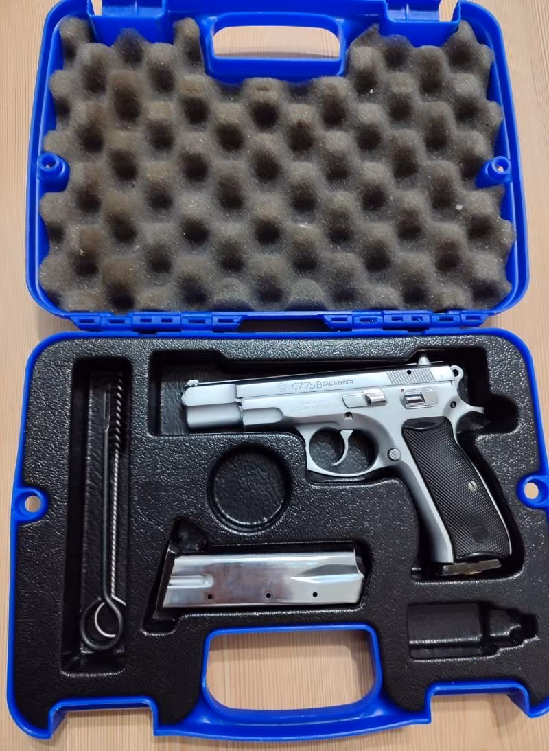 CZ 75 B TUTULANI