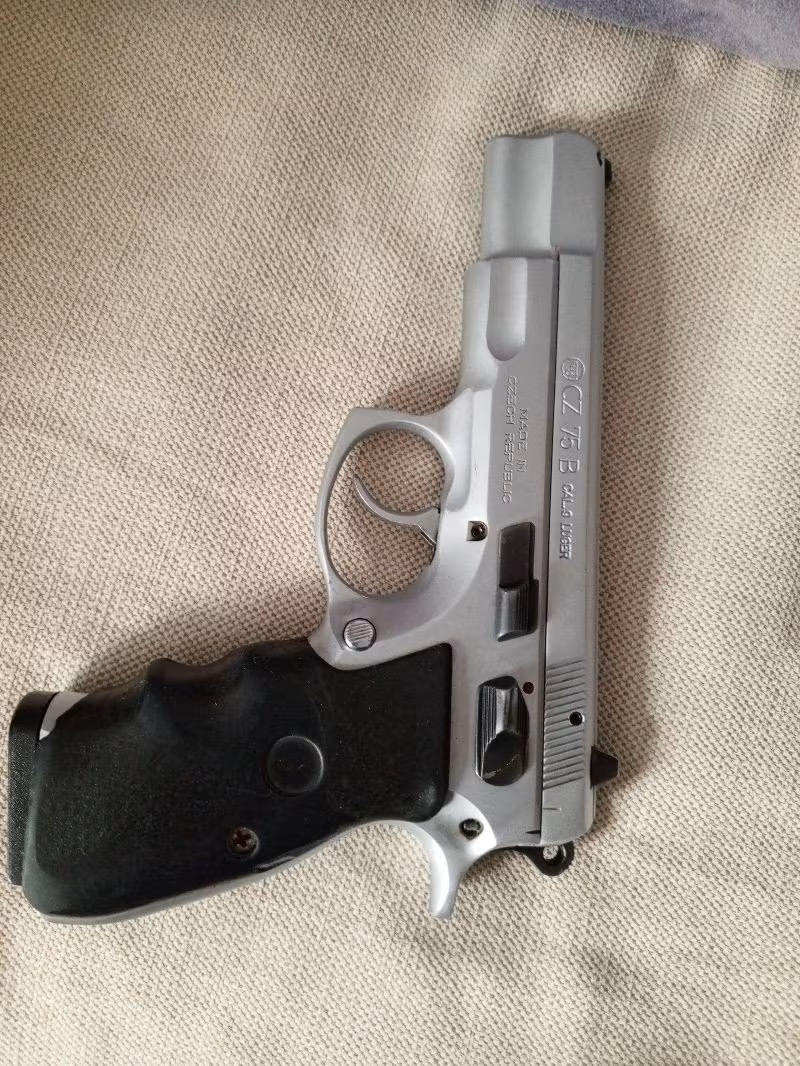 Emekli polisten cz 75