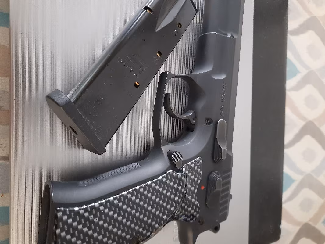 E.KAMU GÖREVLİSİNDEN