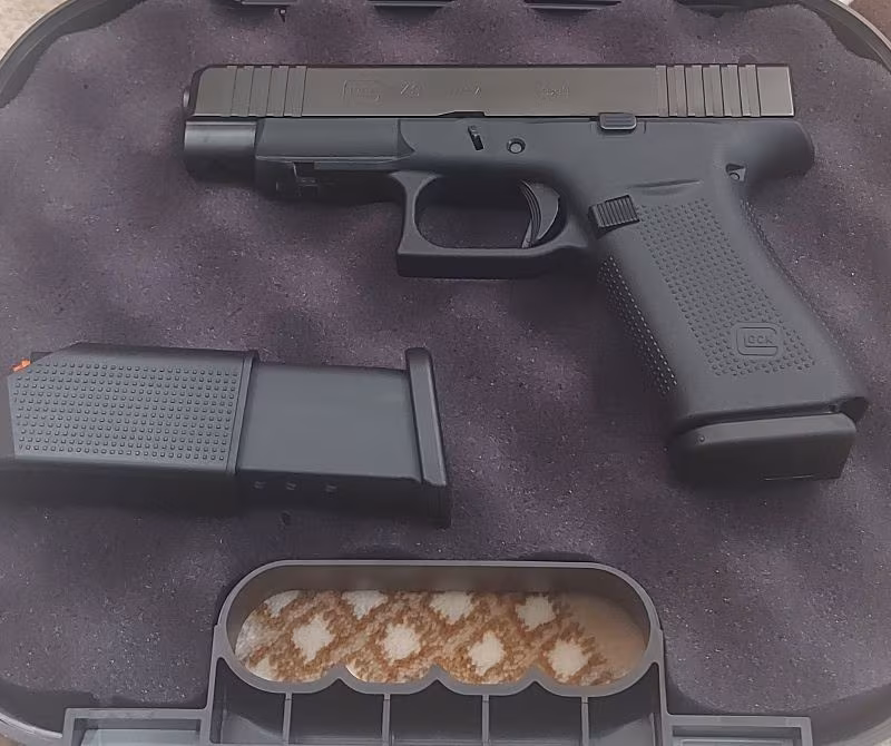 Glock g 48 mke den alınmış olup sıfırdır,sınırlı sayıda üretilmiş olup özel seridir.