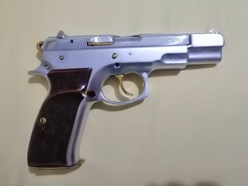 EMNİYET MENSUBUNDAN  CZ 75